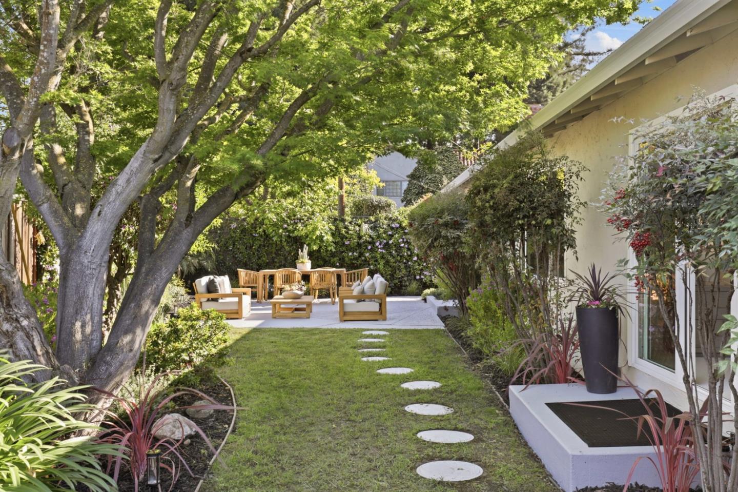 Detail Gallery Image 36 of 38 For 850 Quetta Ave, Sunnyvale,  CA 94087 - 4 Beds | 2/1 Baths