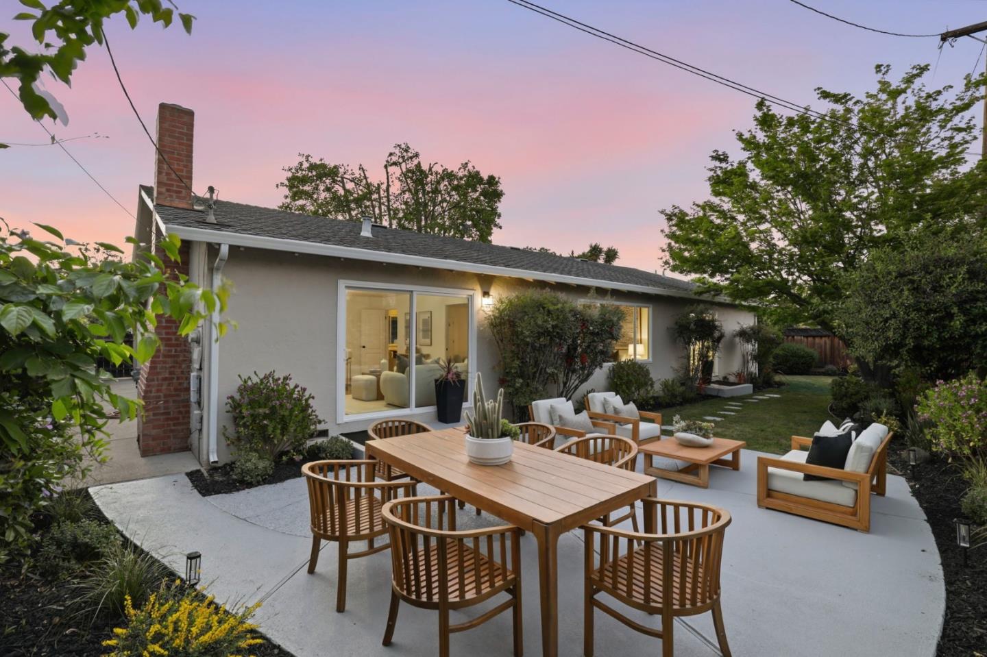 Detail Gallery Image 4 of 38 For 850 Quetta Ave, Sunnyvale,  CA 94087 - 4 Beds | 2/1 Baths