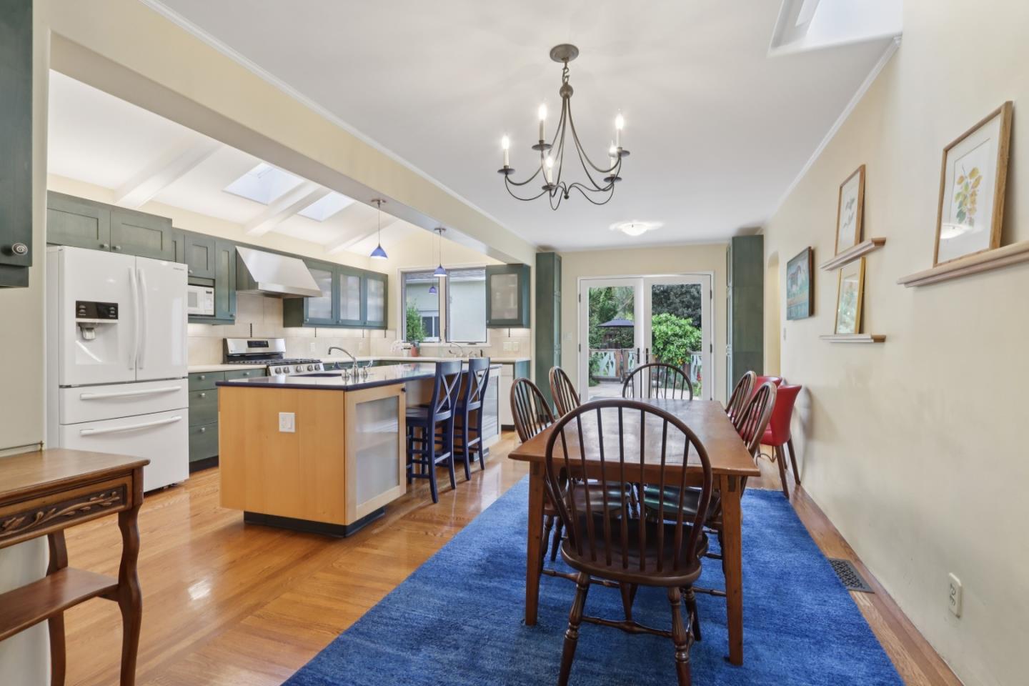 Detail Gallery Image 15 of 45 For 325 University Dr, Menlo Park,  CA 94025 - 3 Beds | 2 Baths