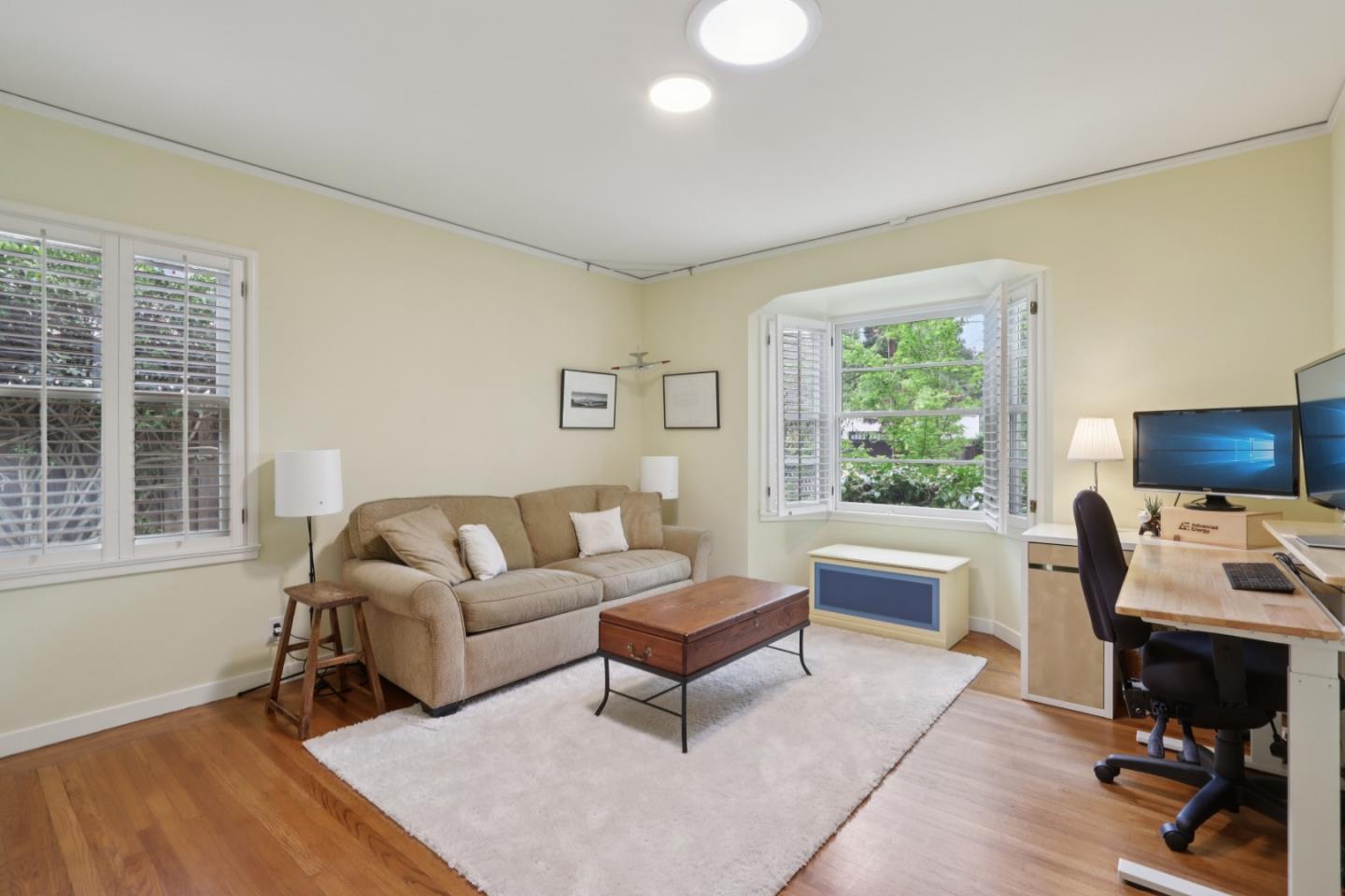 Detail Gallery Image 26 of 45 For 325 University Dr, Menlo Park,  CA 94025 - 3 Beds | 2 Baths