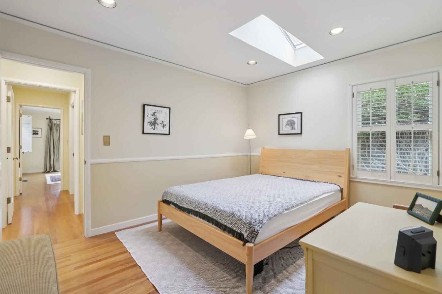 Detail Gallery Image 29 of 45 For 325 University Dr, Menlo Park,  CA 94025 - 3 Beds | 2 Baths