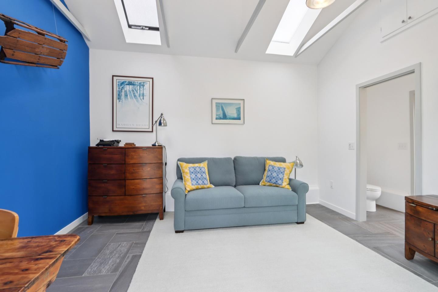 Detail Gallery Image 35 of 45 For 325 University Dr, Menlo Park,  CA 94025 - 3 Beds | 2 Baths