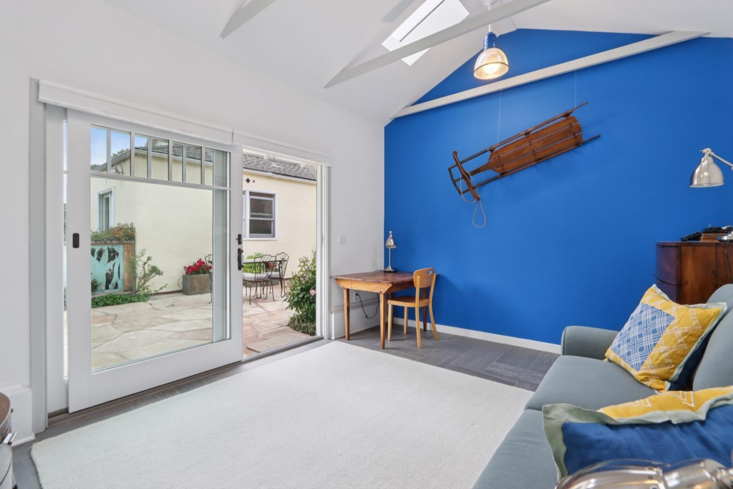 Detail Gallery Image 36 of 45 For 325 University Dr, Menlo Park,  CA 94025 - 3 Beds | 2 Baths