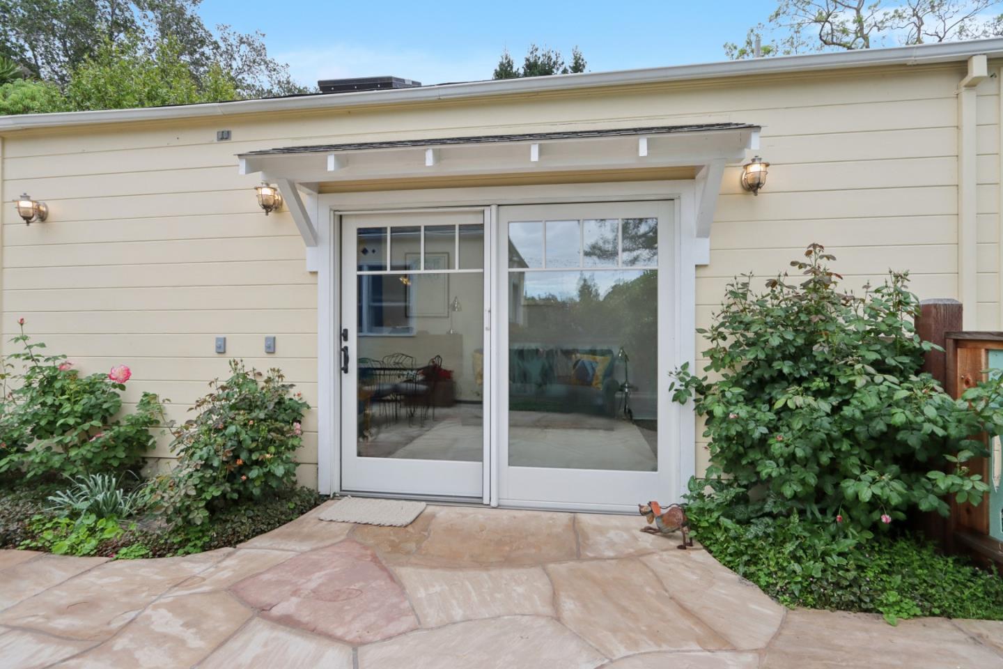 Detail Gallery Image 37 of 45 For 325 University Dr, Menlo Park,  CA 94025 - 3 Beds | 2 Baths