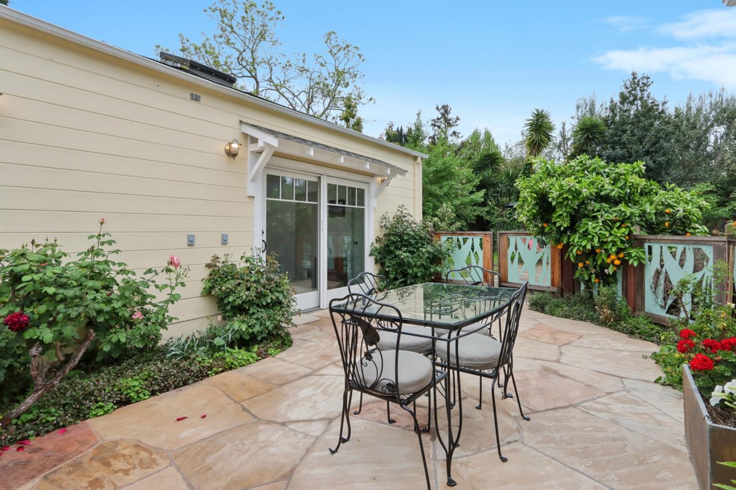 Detail Gallery Image 40 of 45 For 325 University Dr, Menlo Park,  CA 94025 - 3 Beds | 2 Baths