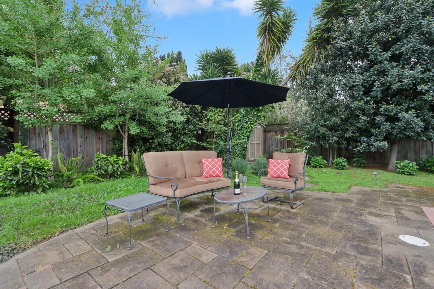 Detail Gallery Image 43 of 45 For 325 University Dr, Menlo Park,  CA 94025 - 3 Beds | 2 Baths