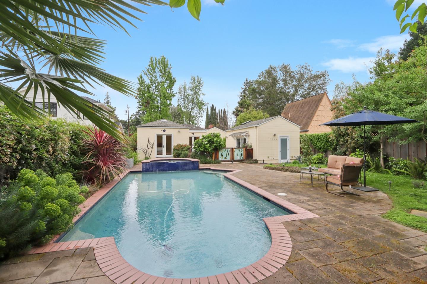 Detail Gallery Image 44 of 45 For 325 University Dr, Menlo Park,  CA 94025 - 3 Beds | 2 Baths