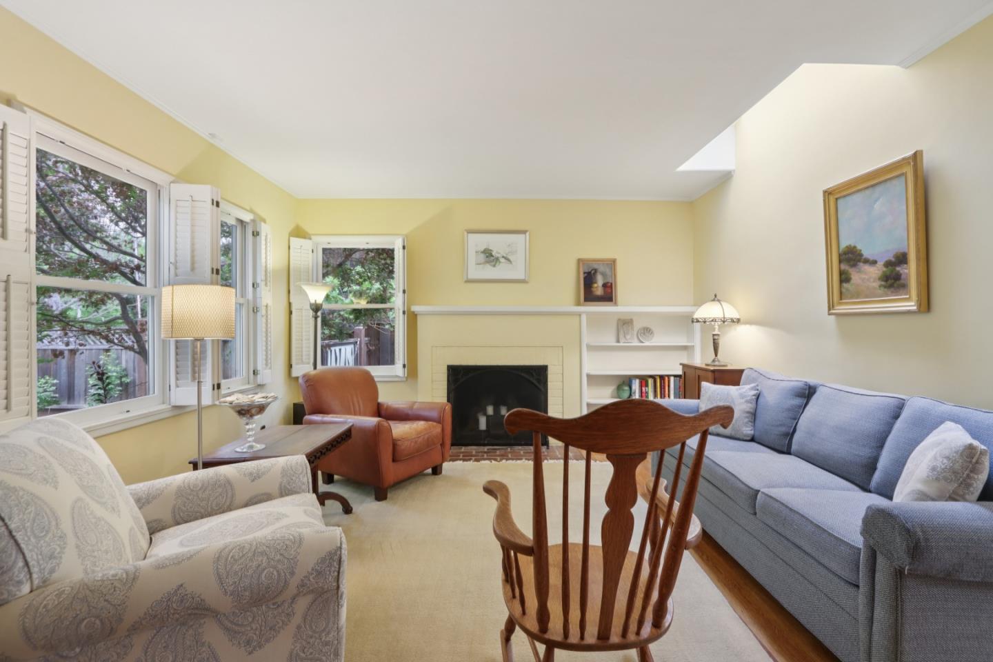 Detail Gallery Image 8 of 45 For 325 University Dr, Menlo Park,  CA 94025 - 3 Beds | 2 Baths