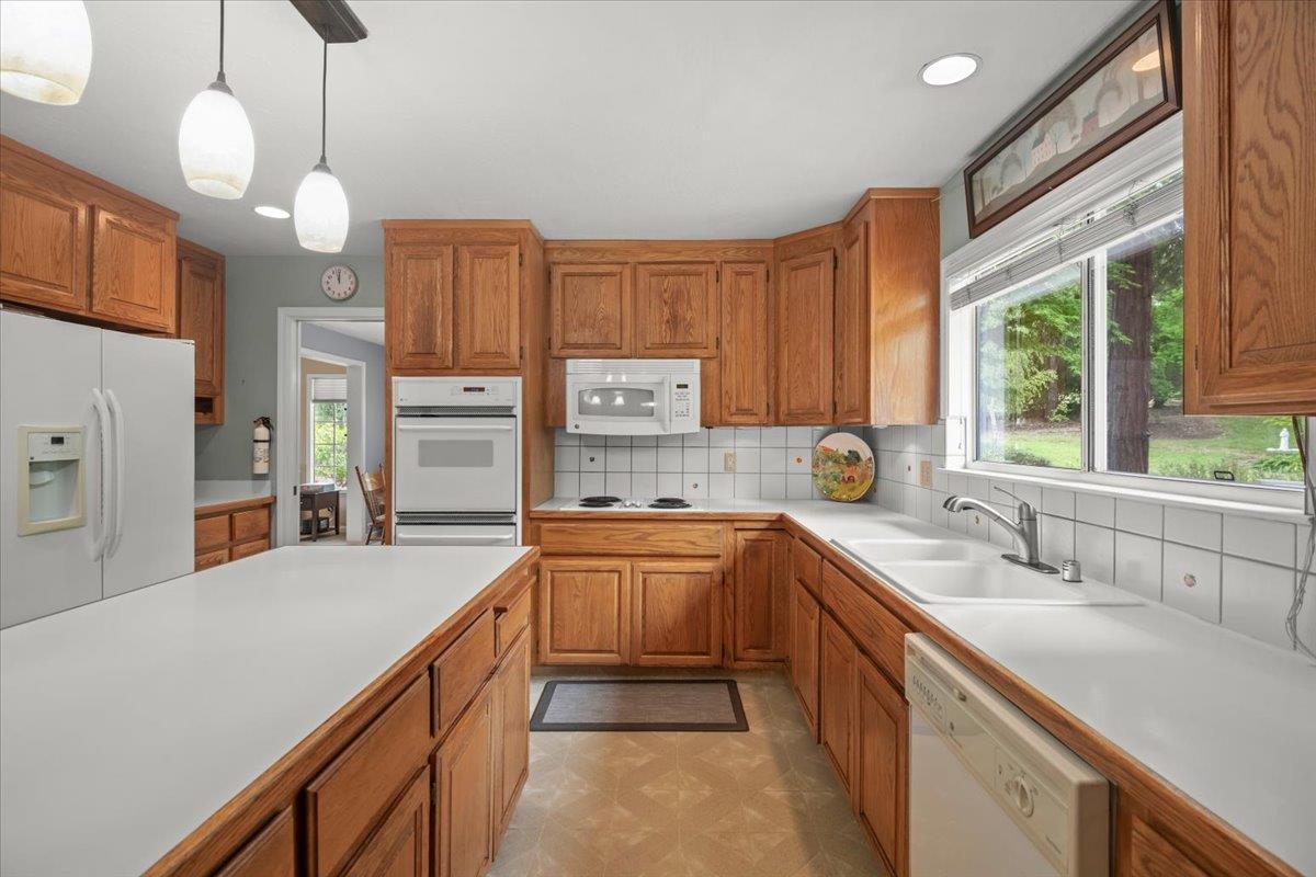 Detail Gallery Image 23 of 78 For 16615 De Witt Ave, Morgan Hill,  CA 95037 - 5 Beds | 3 Baths