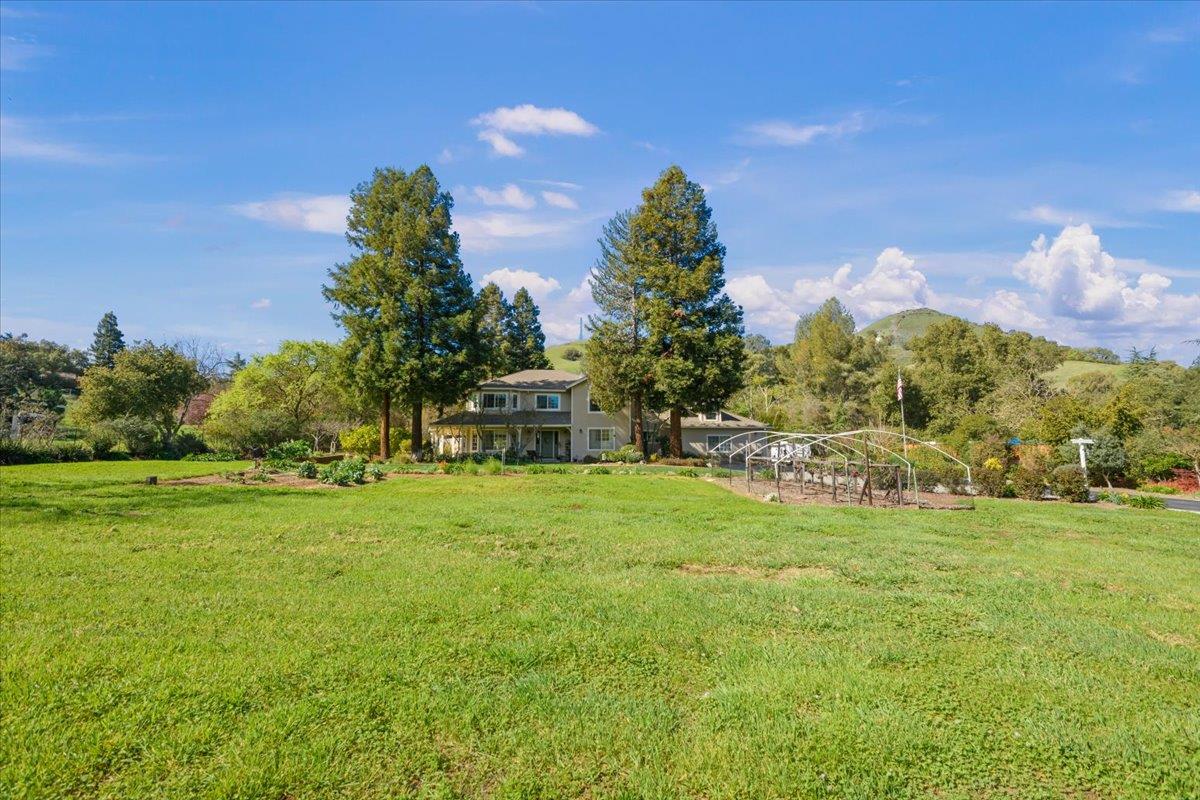 Detail Gallery Image 6 of 78 For 16615 De Witt Ave, Morgan Hill,  CA 95037 - 5 Beds | 3 Baths