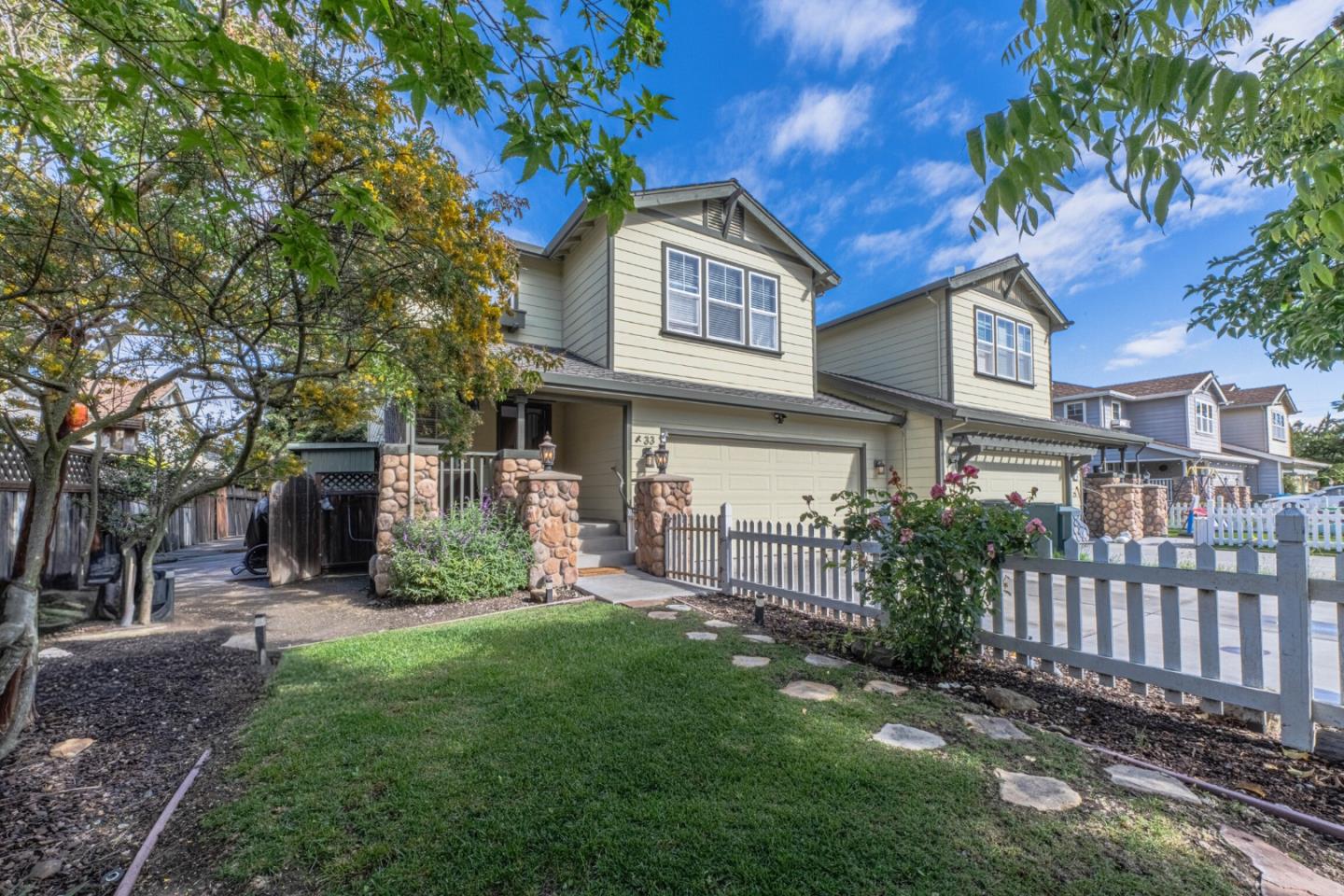 Front Image Thumbnail for ML82042084