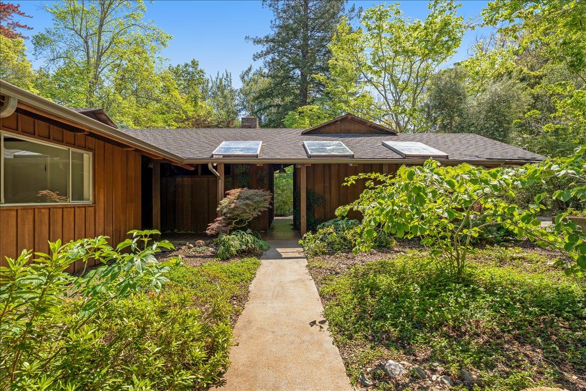 Detail Gallery Image 11 of 89 For 230 Isbel Dr, Santa Cruz,  CA 95060 - 4 Beds | 3/1 Baths