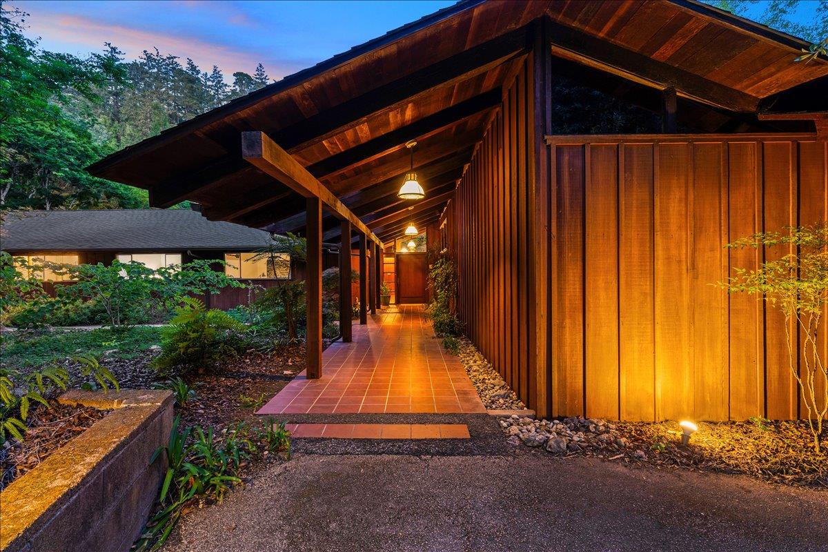 Detail Gallery Image 7 of 89 For 230 Isbel Dr, Santa Cruz,  CA 95060 - 4 Beds | 3/1 Baths