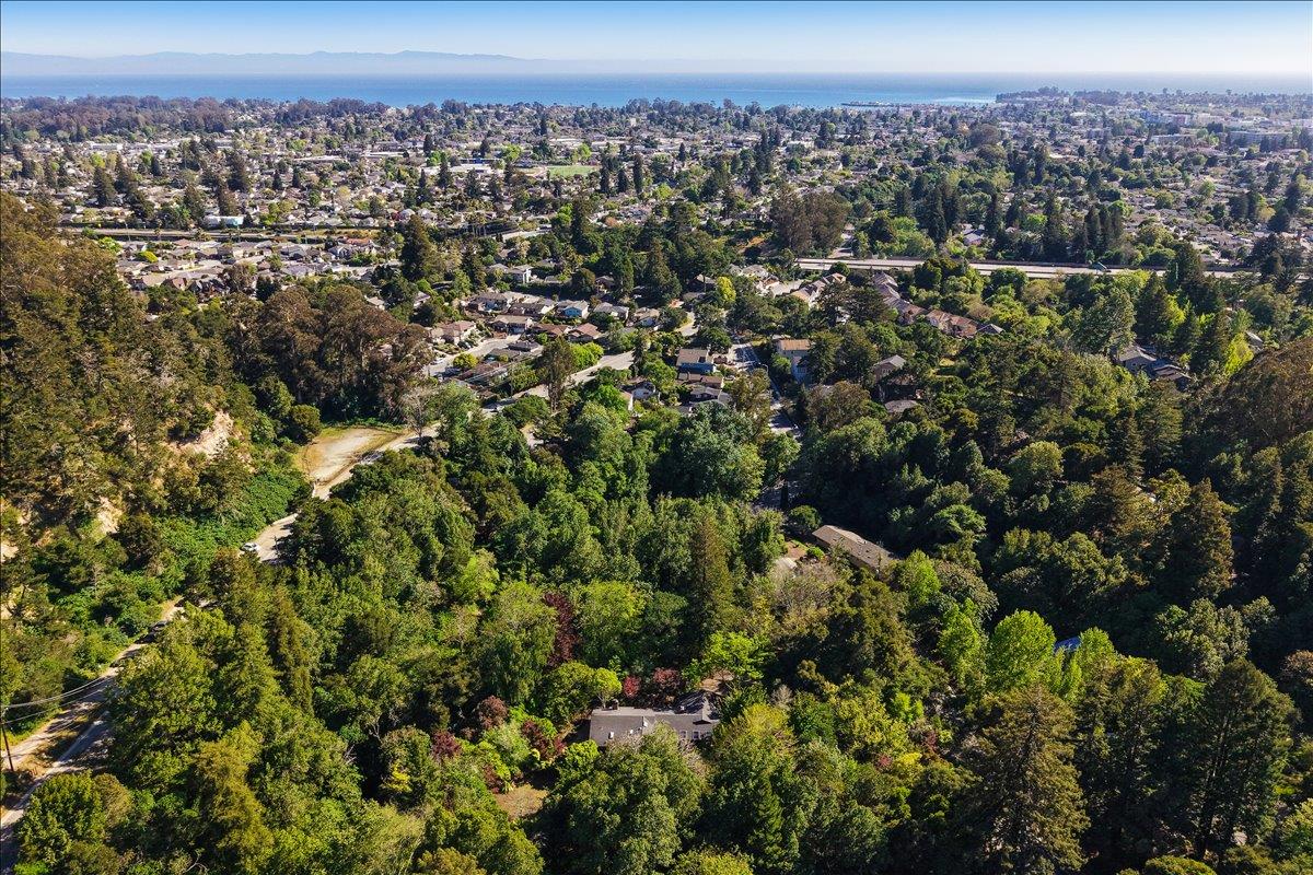 Detail Gallery Image 83 of 89 For 230 Isbel Dr, Santa Cruz,  CA 95060 - 4 Beds | 3/1 Baths