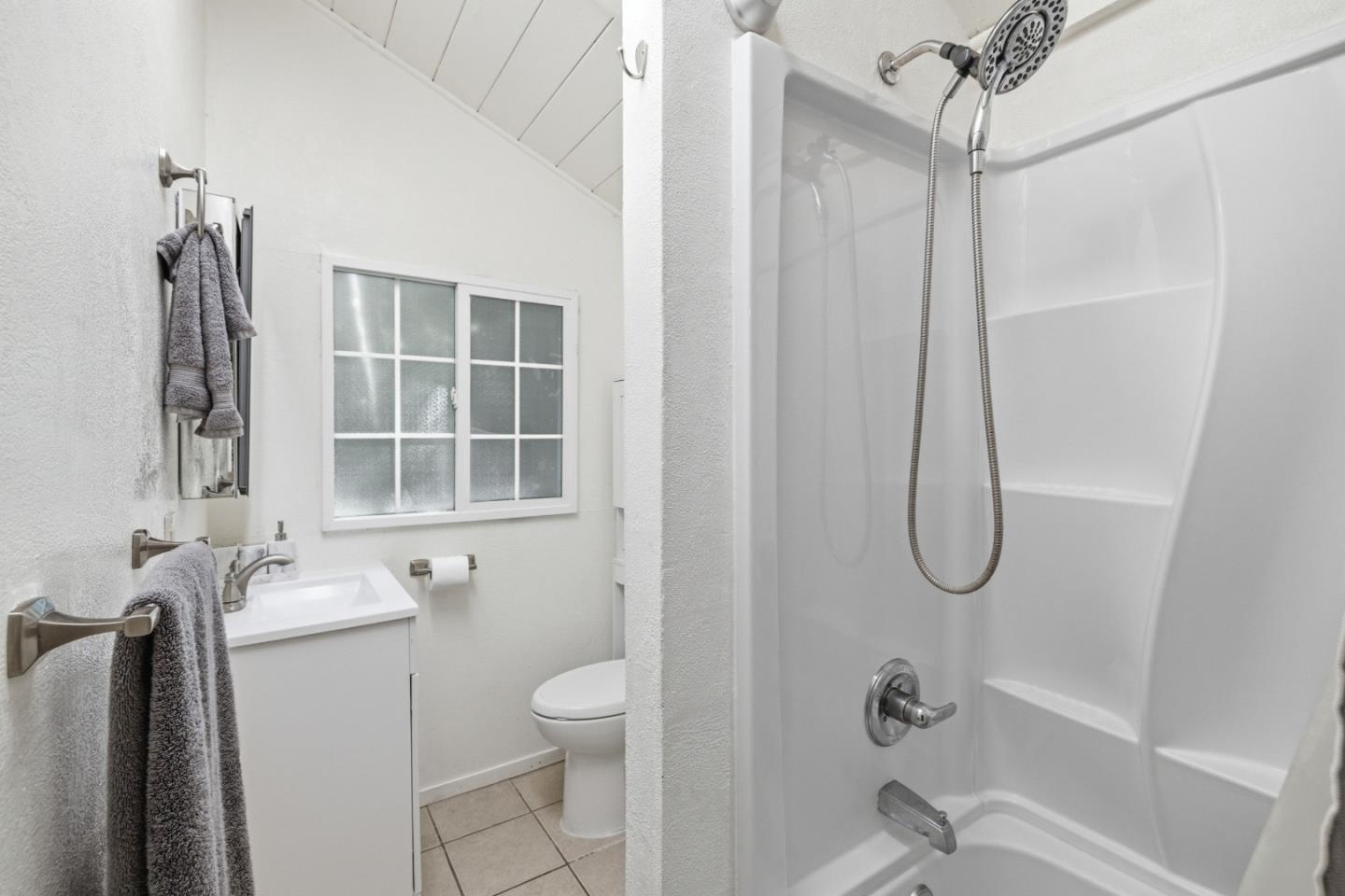 Detail Gallery Image 12 of 45 For 320 Fireside Rd, Boulder Creek,  CA 95006 - 3 Beds | 1 Baths