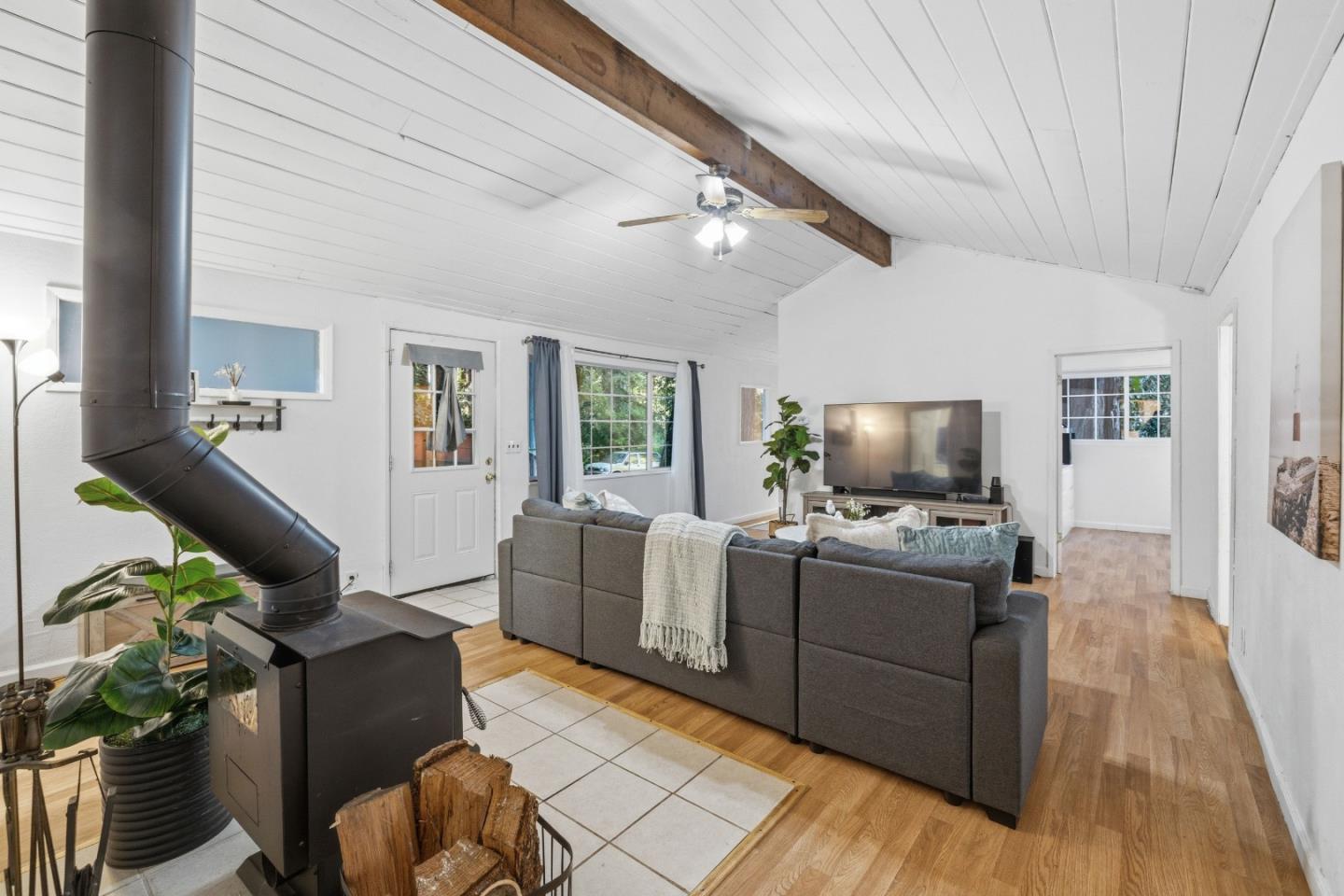 Detail Gallery Image 5 of 45 For 320 Fireside Rd, Boulder Creek,  CA 95006 - 3 Beds | 1 Baths