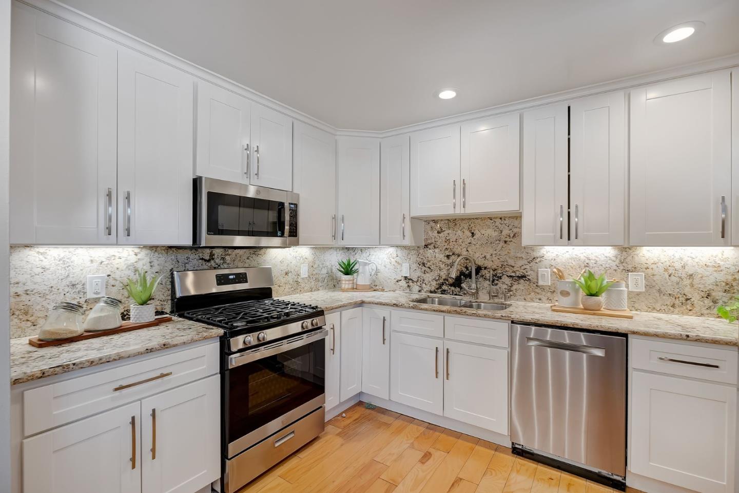 Detail Gallery Image 8 of 38 For 3908 W Campbell Ave, Campbell,  CA 95008 - 5 Beds | 2 Baths