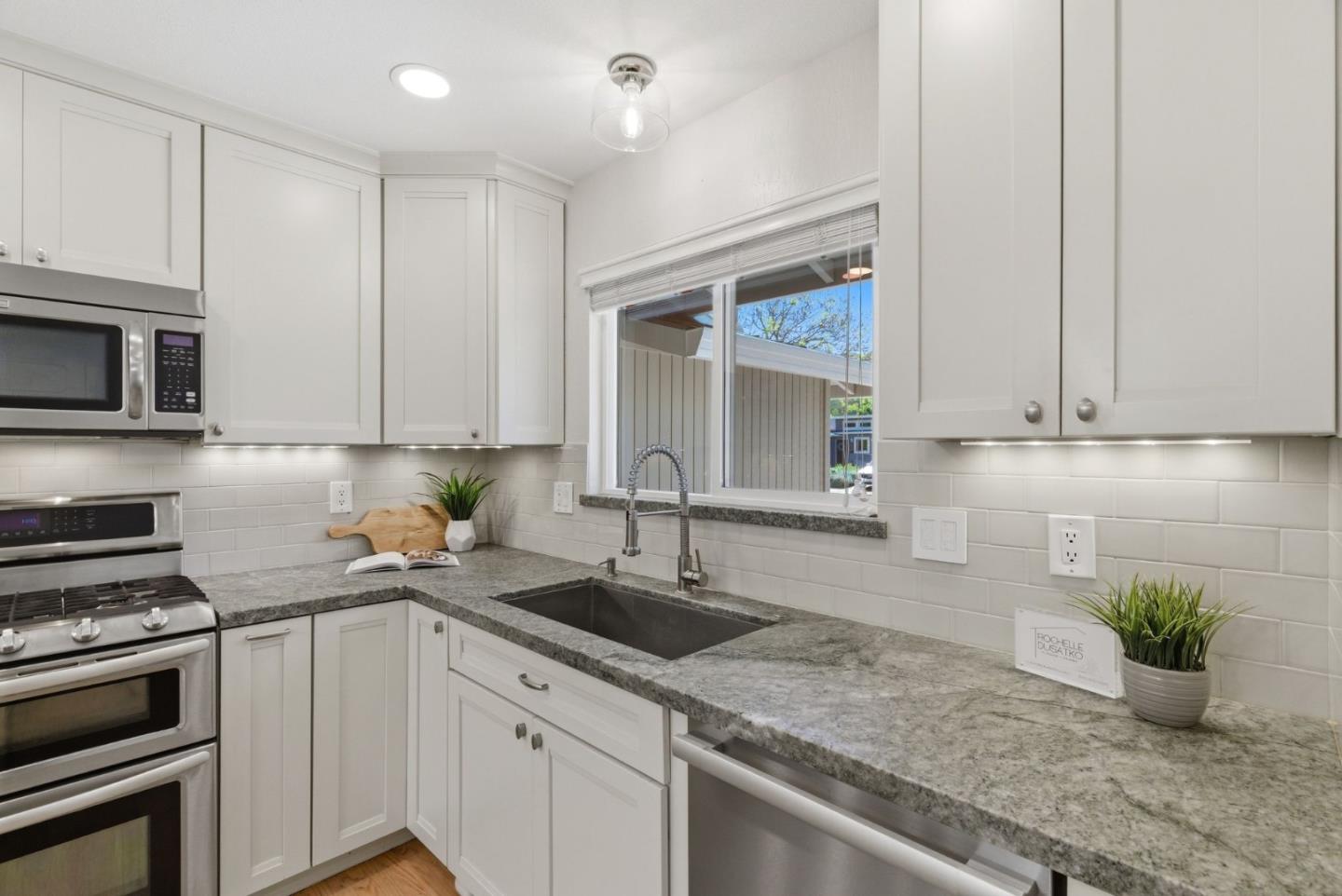 Detail Gallery Image 8 of 55 For 6209 Hopi Ct, San Jose,  CA 95123 - 4 Beds | 2 Baths