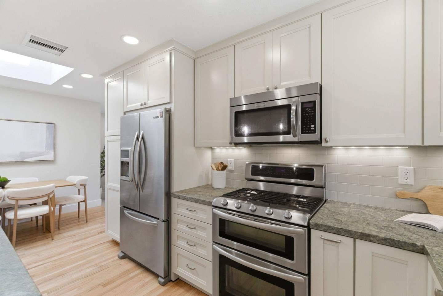 Detail Gallery Image 9 of 55 For 6209 Hopi Ct, San Jose,  CA 95123 - 4 Beds | 2 Baths