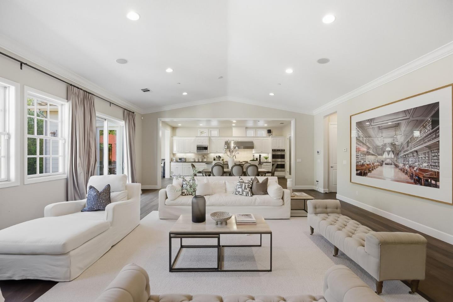 Detail Gallery Image 10 of 41 For 170 Levin Ave, Mountain View,  CA 94040 - 4 Beds | 3/1 Baths