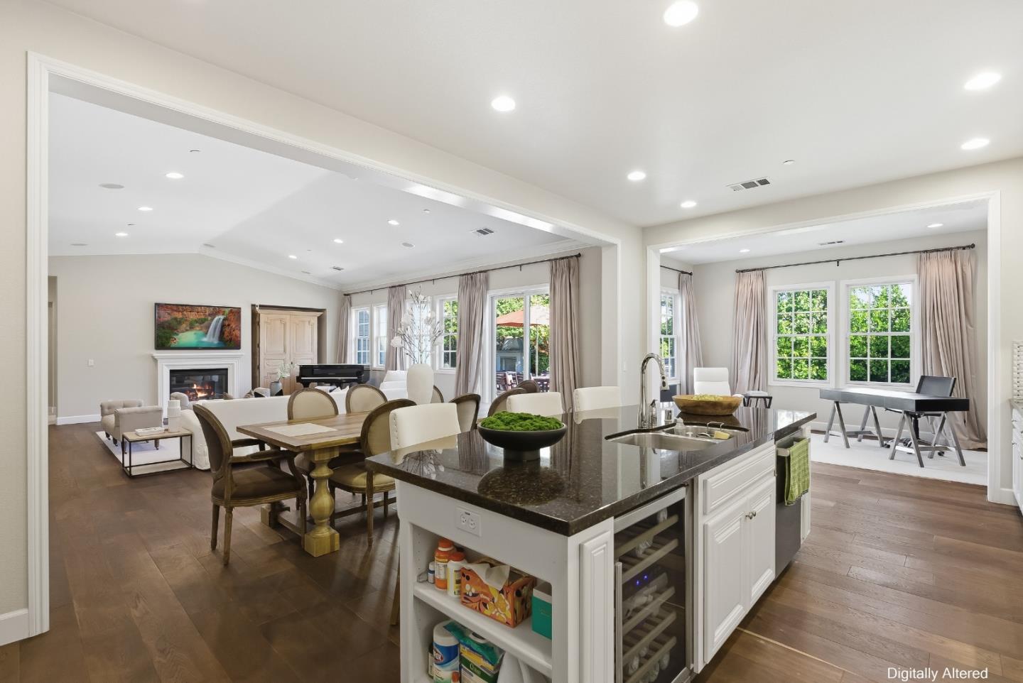 Detail Gallery Image 12 of 41 For 170 Levin Ave, Mountain View,  CA 94040 - 4 Beds | 3/1 Baths