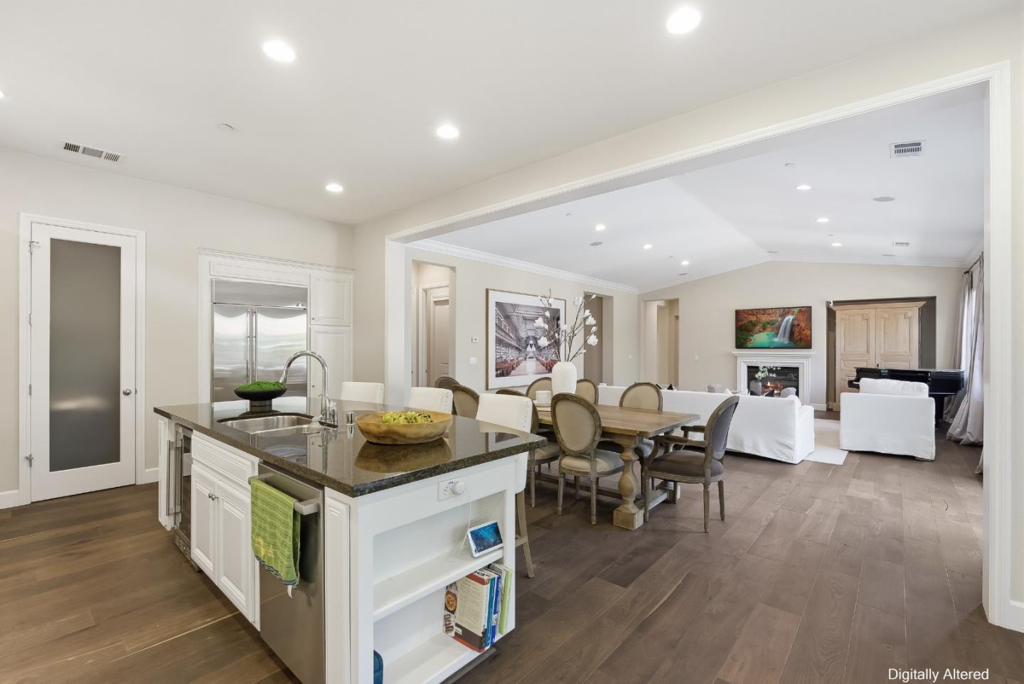 Detail Gallery Image 13 of 41 For 170 Levin Ave, Mountain View,  CA 94040 - 4 Beds | 3/1 Baths