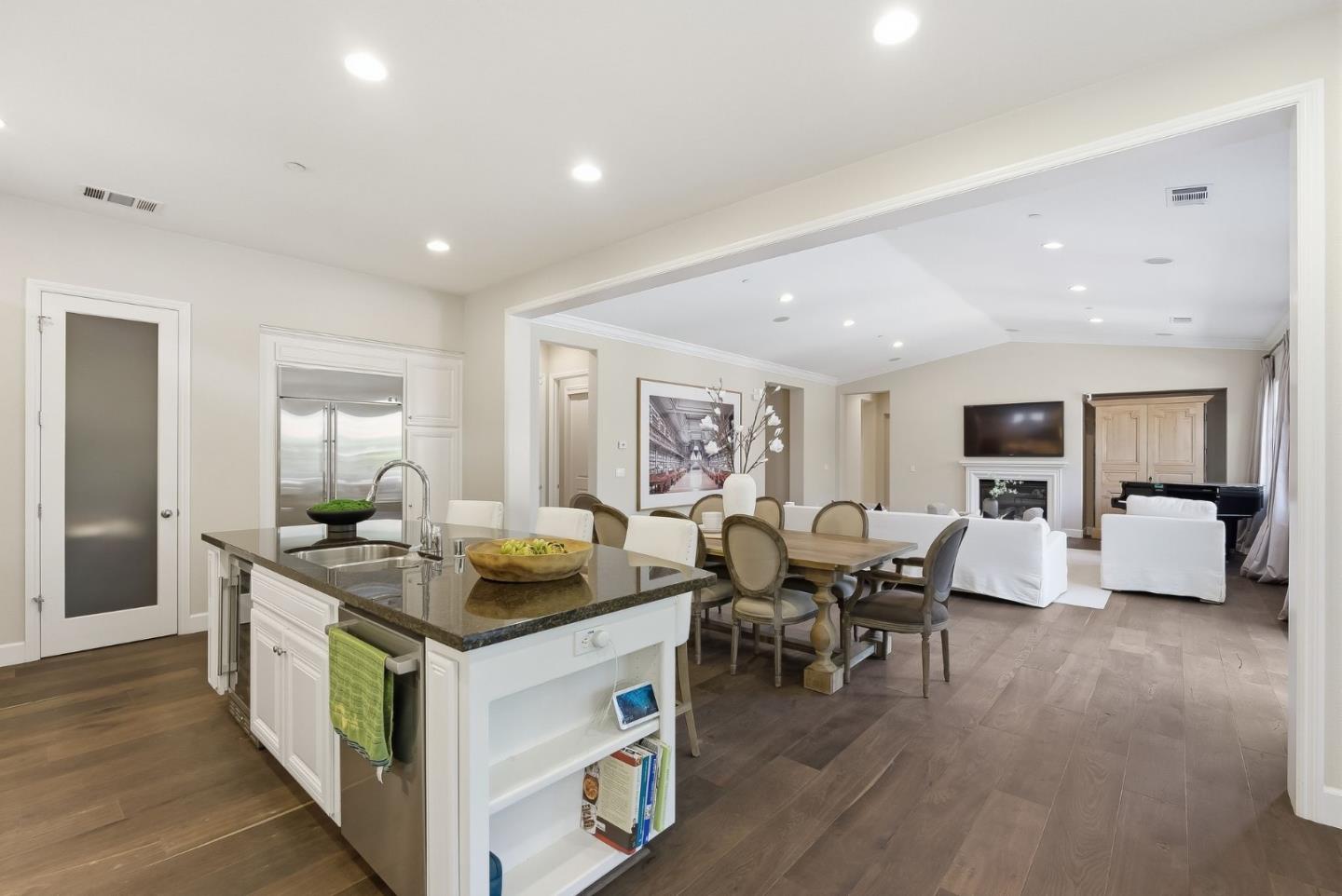 Detail Gallery Image 17 of 41 For 170 Levin Ave, Mountain View,  CA 94040 - 4 Beds | 3/1 Baths