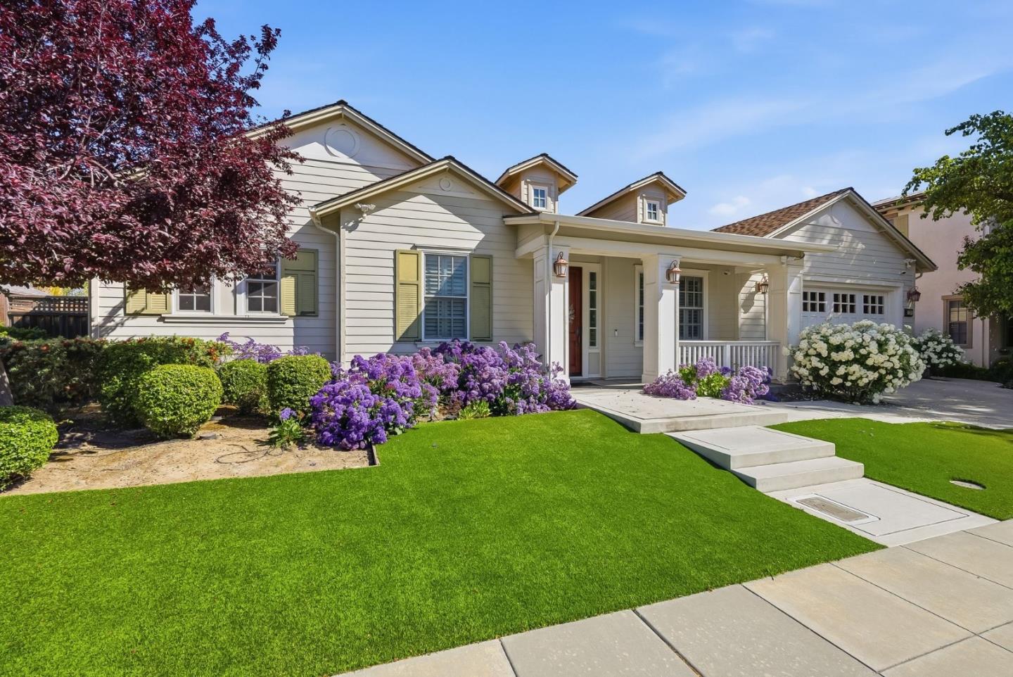 Detail Gallery Image 2 of 41 For 170 Levin Ave, Mountain View,  CA 94040 - 4 Beds | 3/1 Baths