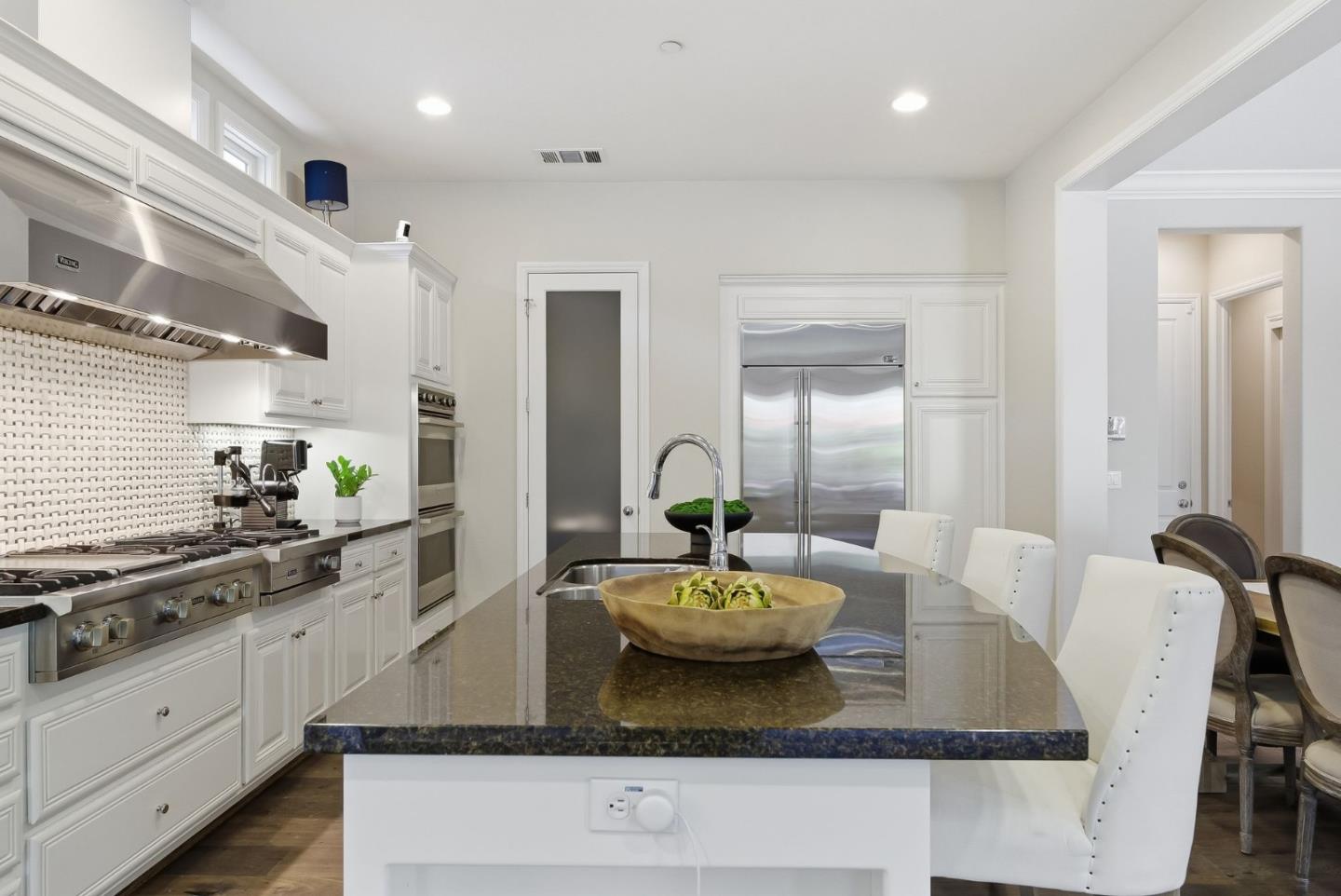 Detail Gallery Image 22 of 41 For 170 Levin Ave, Mountain View,  CA 94040 - 4 Beds | 3/1 Baths