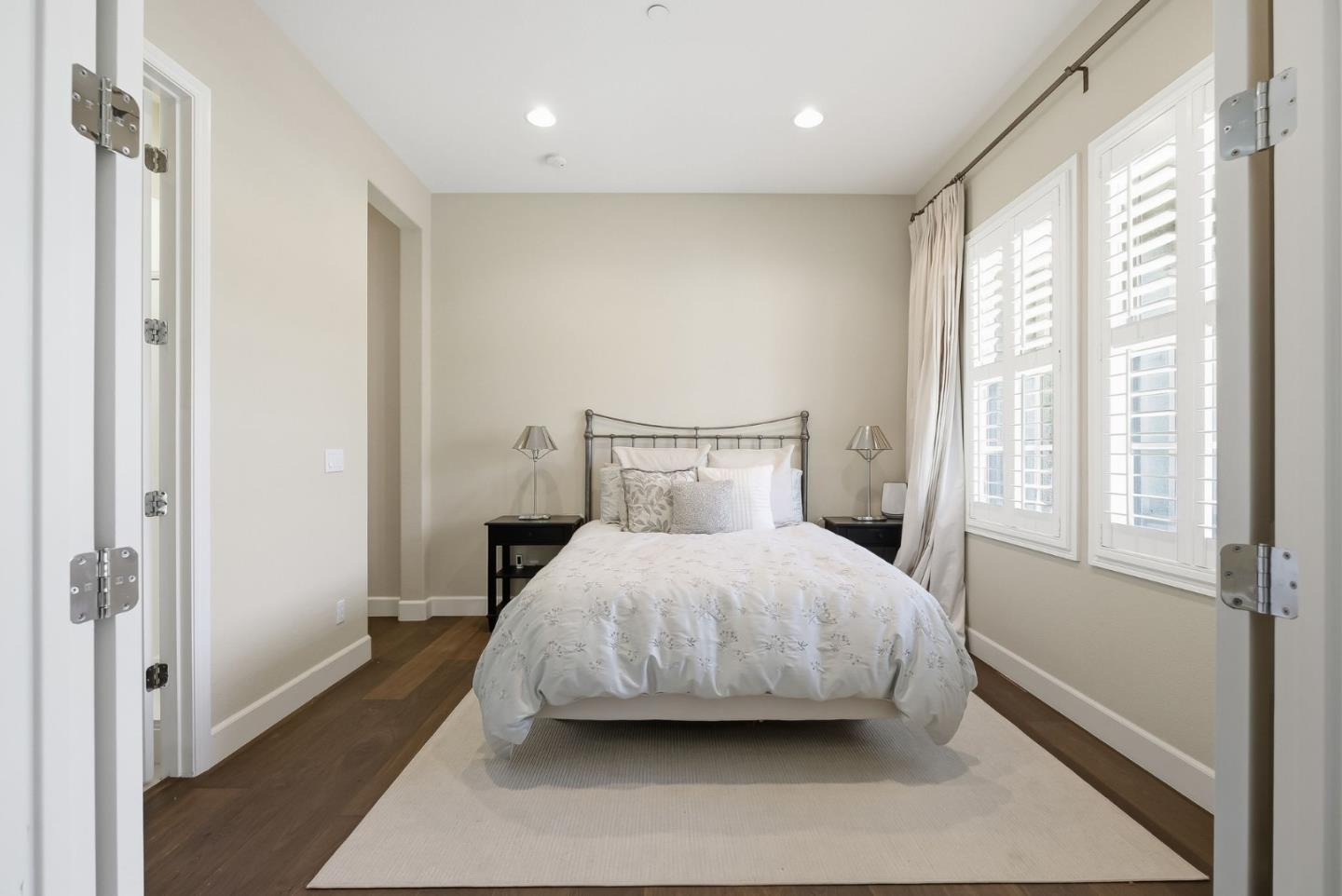 Detail Gallery Image 23 of 41 For 170 Levin Ave, Mountain View,  CA 94040 - 4 Beds | 3/1 Baths