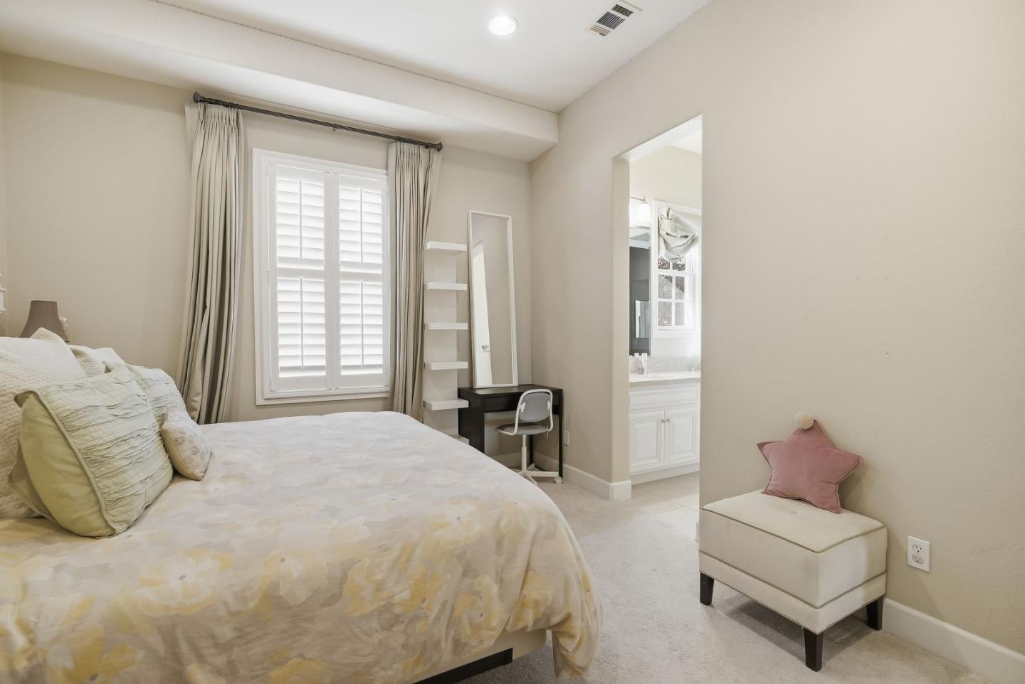 Detail Gallery Image 26 of 41 For 170 Levin Ave, Mountain View,  CA 94040 - 4 Beds | 3/1 Baths