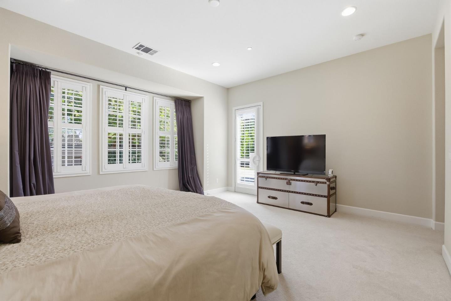 Detail Gallery Image 29 of 41 For 170 Levin Ave, Mountain View,  CA 94040 - 4 Beds | 3/1 Baths