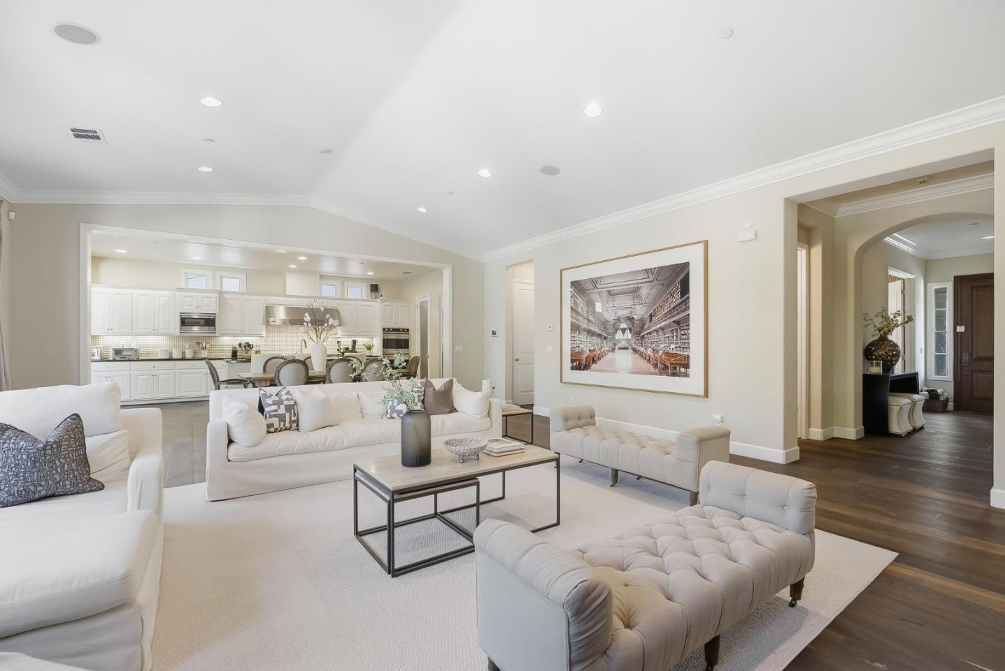 Detail Gallery Image 4 of 41 For 170 Levin Ave, Mountain View,  CA 94040 - 4 Beds | 3/1 Baths