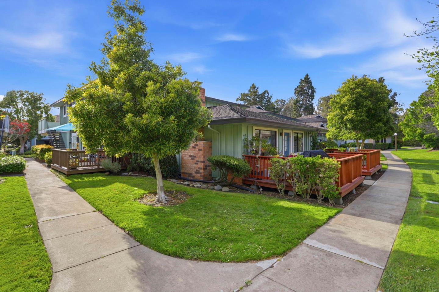 Detail Gallery Image 2 of 32 For 922 Ponselle Ln #1,  Capitola,  CA 95010 - 2 Beds | 1 Baths