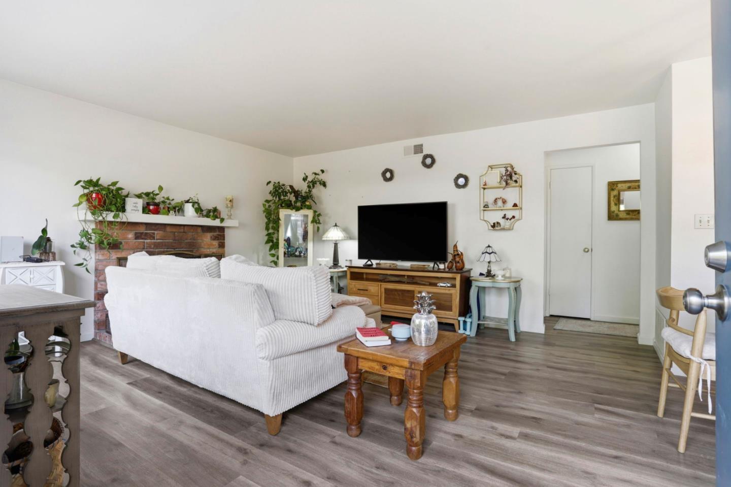 Detail Gallery Image 8 of 32 For 922 Ponselle Ln #1,  Capitola,  CA 95010 - 2 Beds | 1 Baths