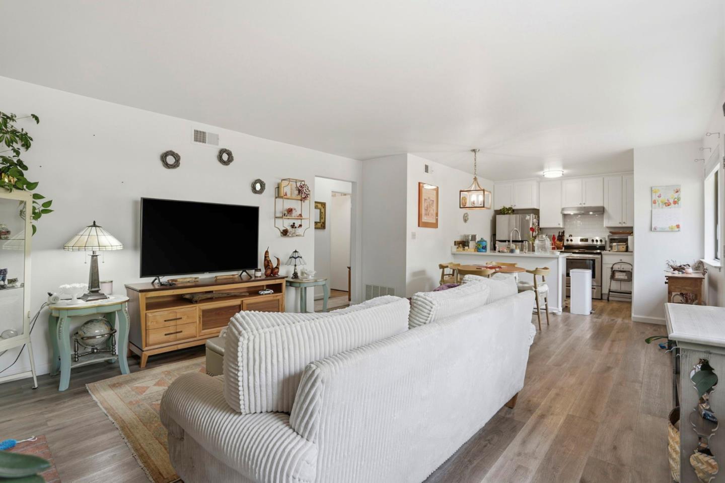 Detail Gallery Image 9 of 32 For 922 Ponselle Ln #1,  Capitola,  CA 95010 - 2 Beds | 1 Baths