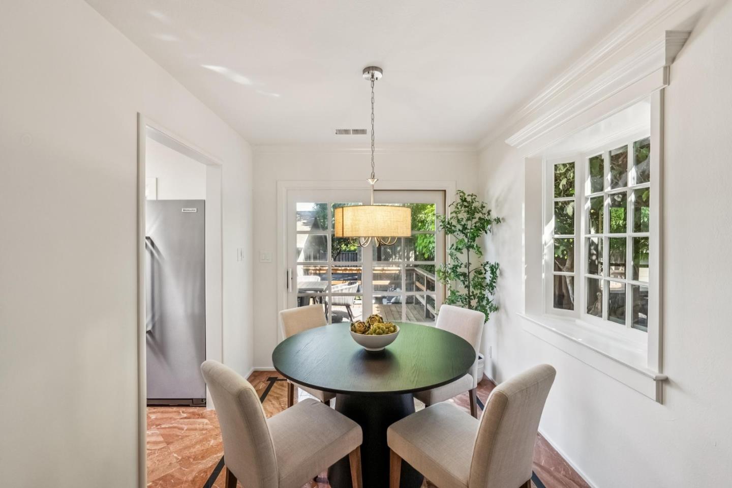 Detail Gallery Image 12 of 38 For 277 Alta Vista Ave, Los Altos,  CA 94022 - 3 Beds | 2 Baths