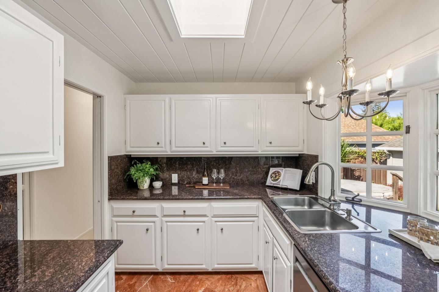 Detail Gallery Image 15 of 38 For 277 Alta Vista Ave, Los Altos,  CA 94022 - 3 Beds | 2 Baths