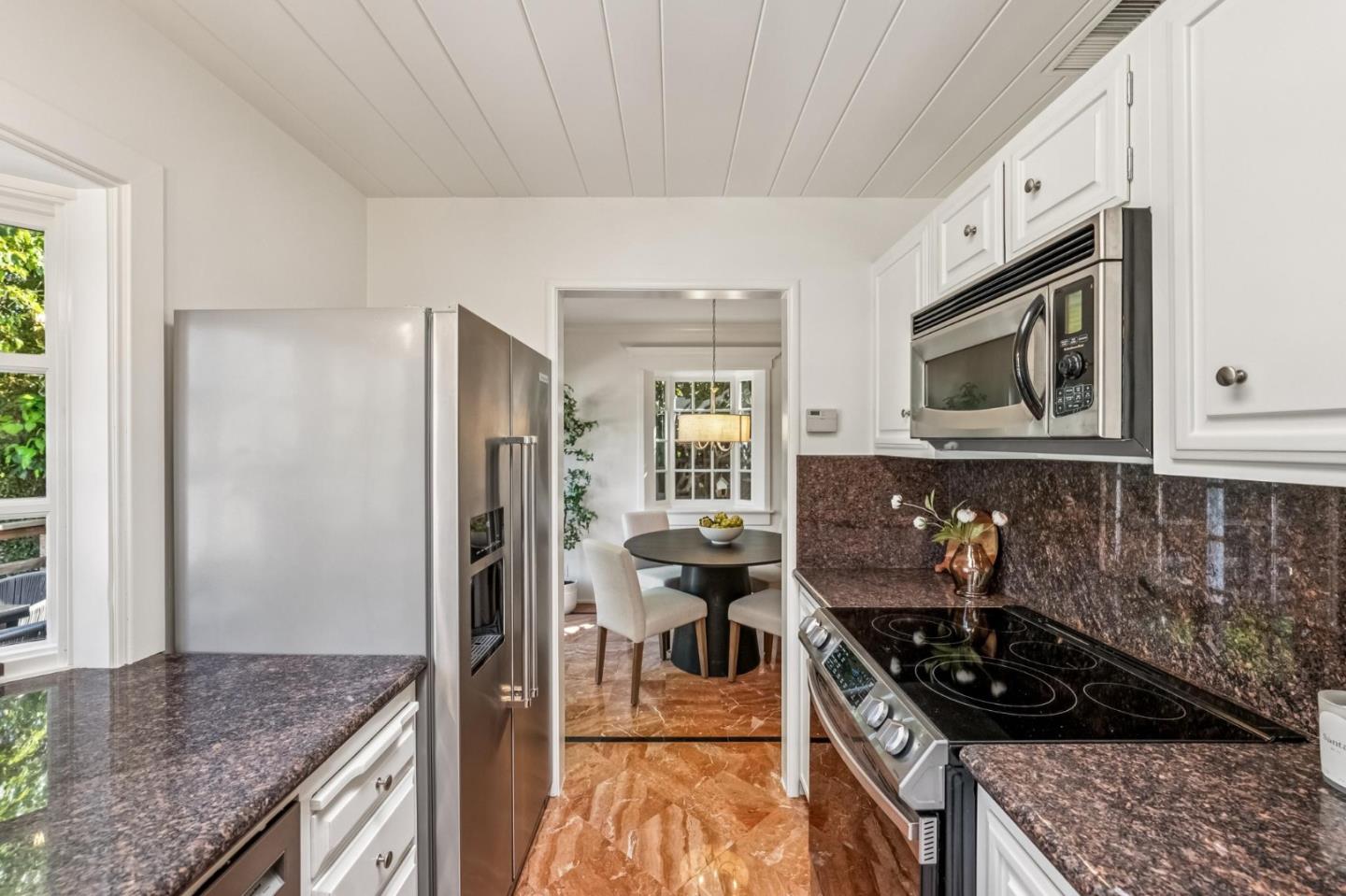Detail Gallery Image 16 of 38 For 277 Alta Vista Ave, Los Altos,  CA 94022 - 3 Beds | 2 Baths