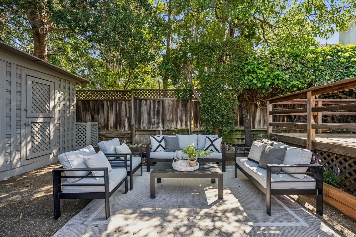 Detail Gallery Image 33 of 38 For 277 Alta Vista Ave, Los Altos,  CA 94022 - 3 Beds | 2 Baths