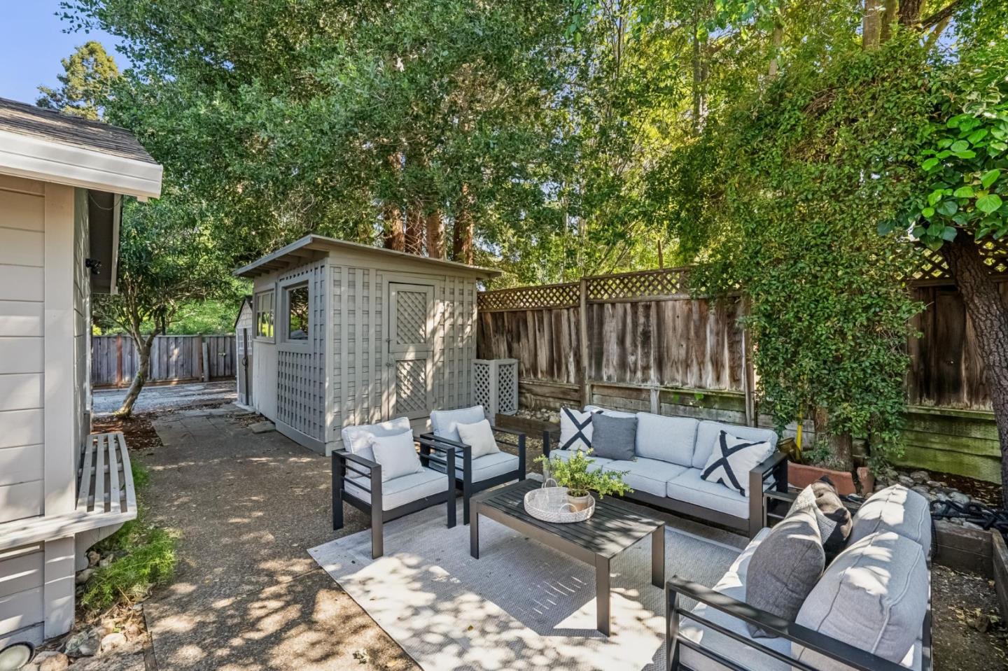 Detail Gallery Image 34 of 38 For 277 Alta Vista Ave, Los Altos,  CA 94022 - 3 Beds | 2 Baths