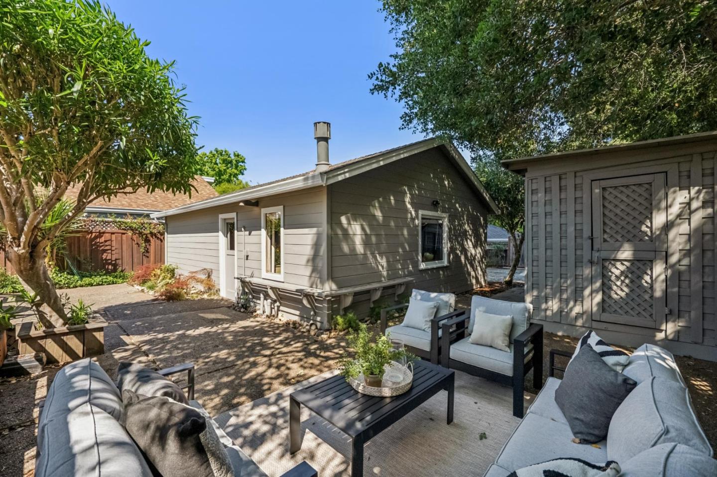 Detail Gallery Image 35 of 38 For 277 Alta Vista Ave, Los Altos,  CA 94022 - 3 Beds | 2 Baths