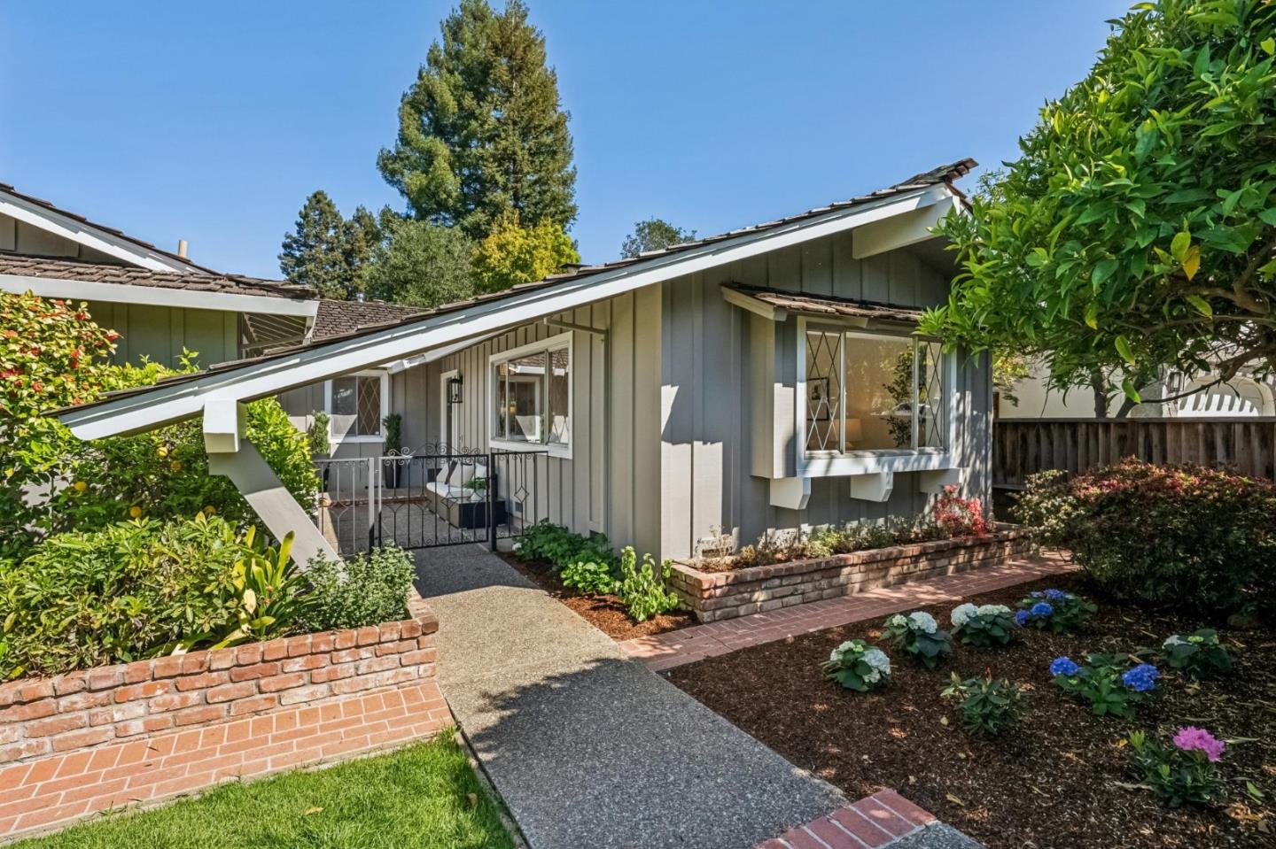 Detail Gallery Image 4 of 38 For 277 Alta Vista Ave, Los Altos,  CA 94022 - 3 Beds | 2 Baths