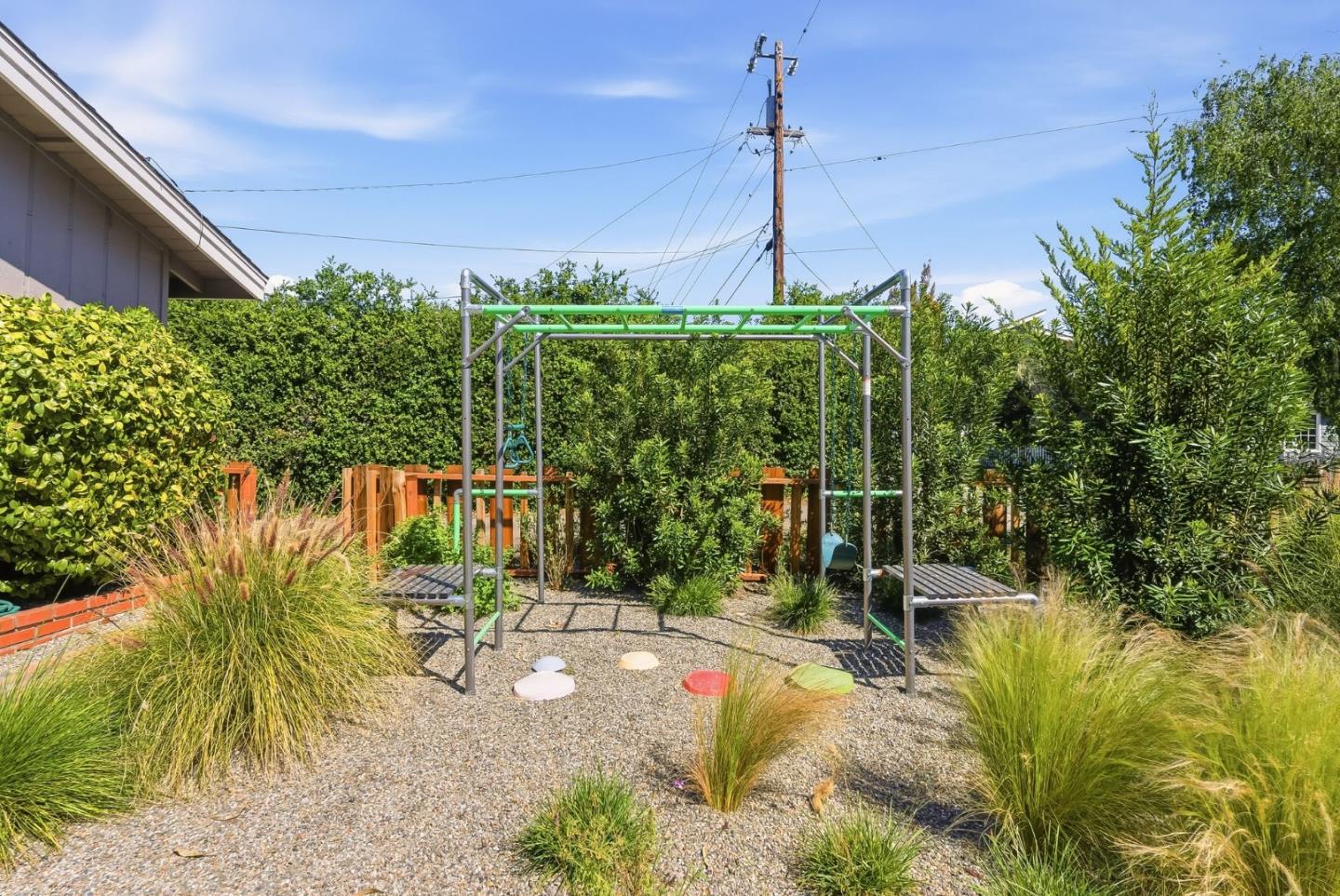 Detail Gallery Image 27 of 44 For 771 Seacliff Dr, Aptos,  CA 95003 - 2 Beds | 1/1 Baths