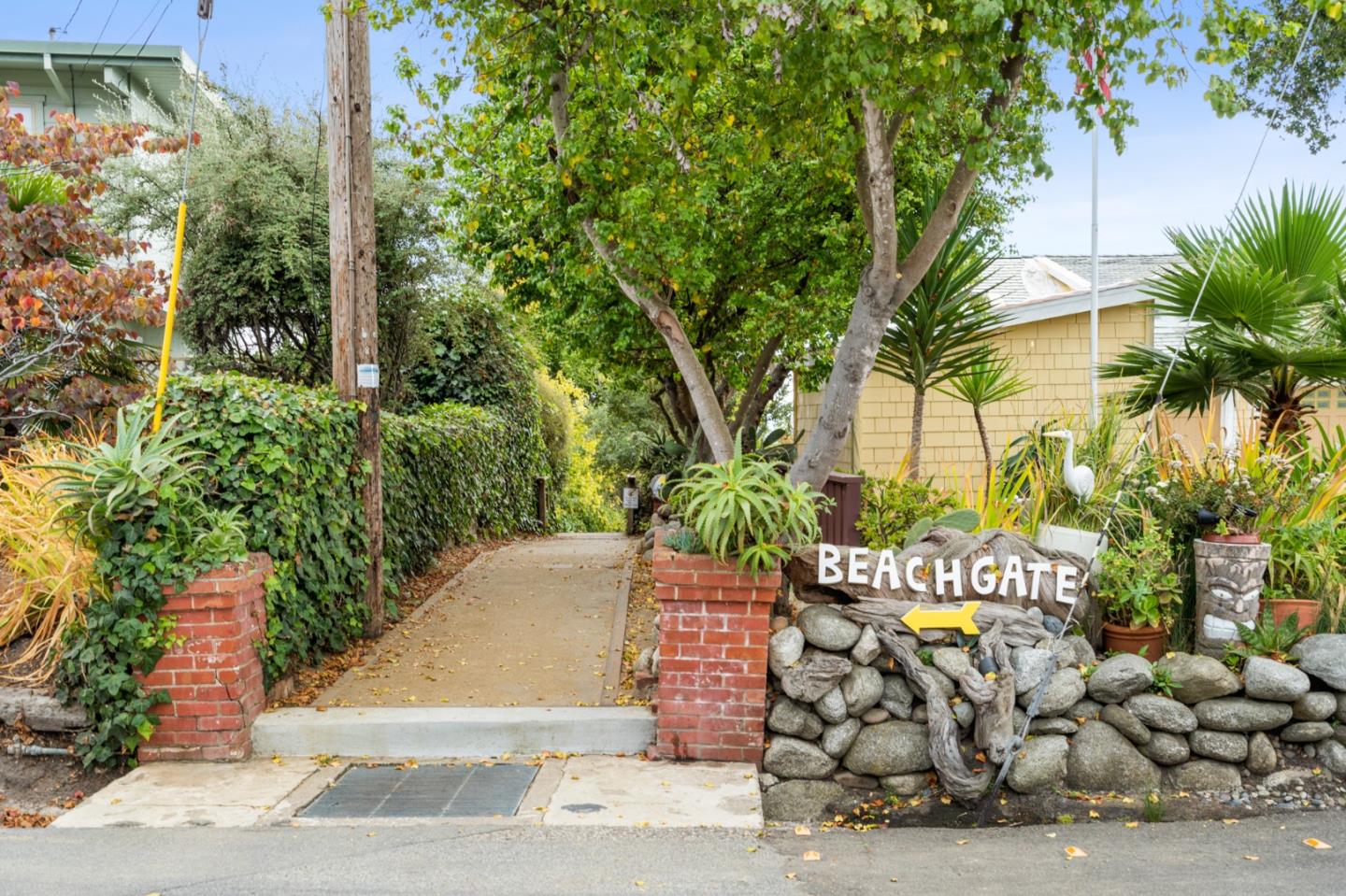 Detail Gallery Image 32 of 44 For 771 Seacliff Dr, Aptos,  CA 95003 - 2 Beds | 1/1 Baths