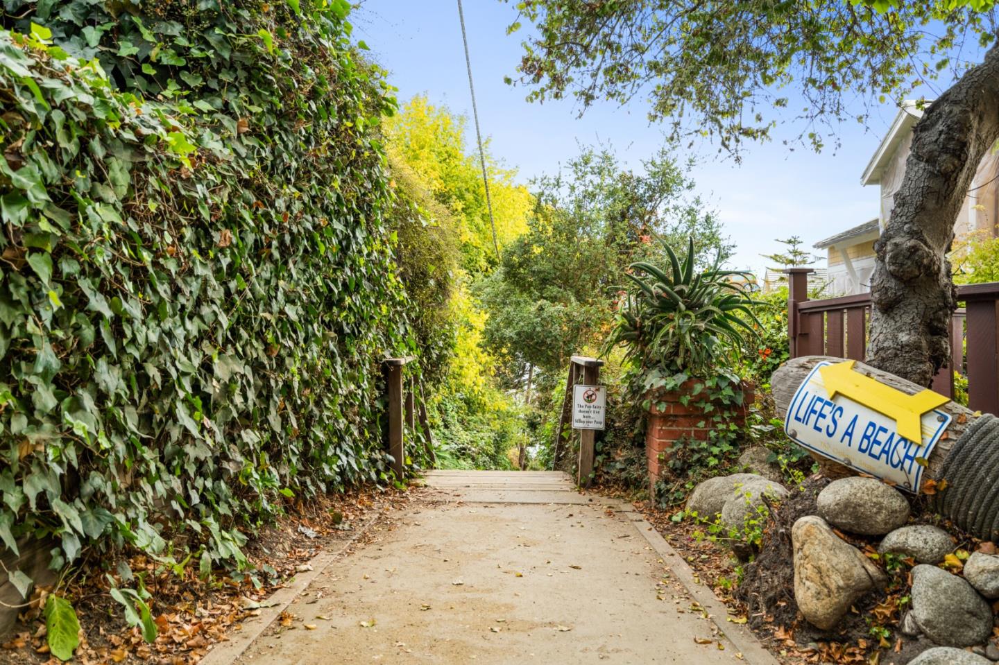 Detail Gallery Image 34 of 44 For 771 Seacliff Dr, Aptos,  CA 95003 - 2 Beds | 1/1 Baths