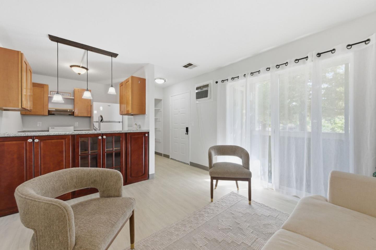 Photo #5: ML82042108 Listing: Photo #5