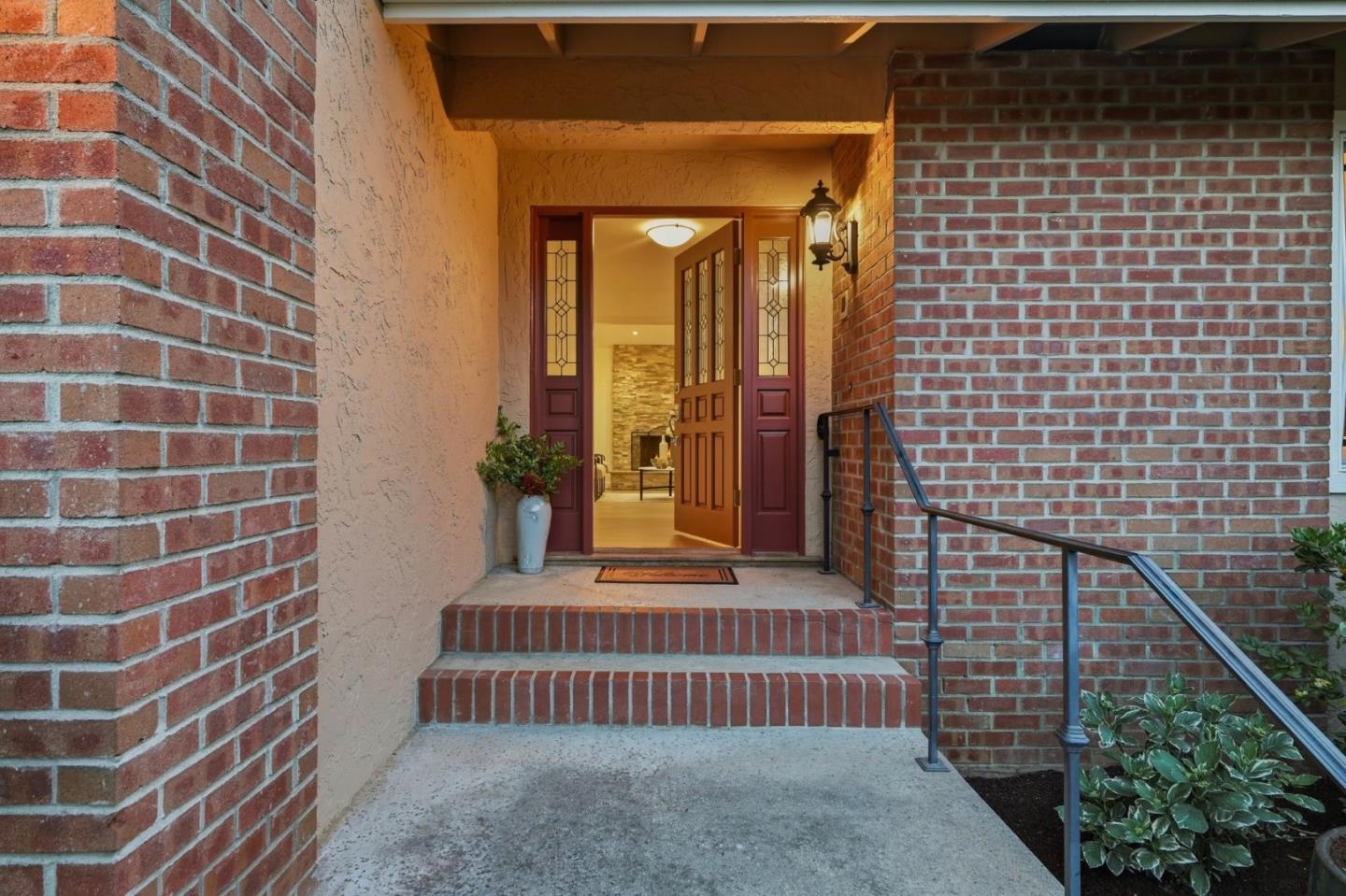 Detail Gallery Image 2 of 40 For 14611 Aloha Ave, Saratoga,  CA 95070 - 4 Beds | 2/1 Baths