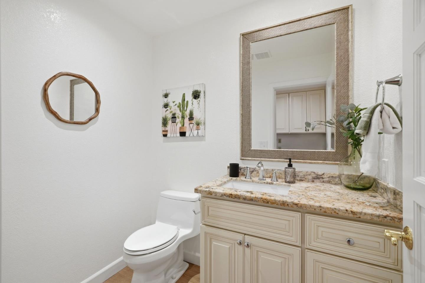 Detail Gallery Image 31 of 40 For 14611 Aloha Ave, Saratoga,  CA 95070 - 4 Beds | 2/1 Baths