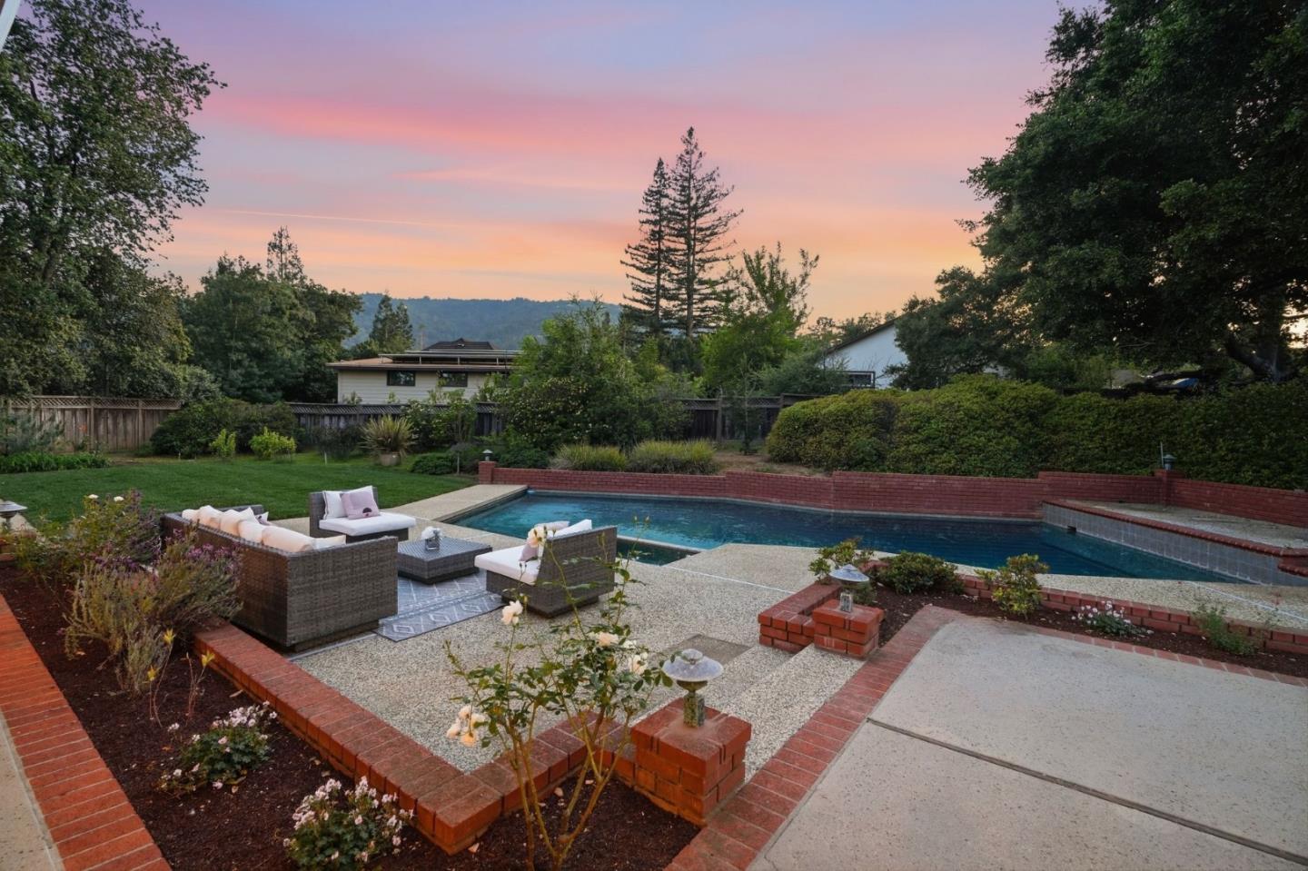 Detail Gallery Image 33 of 40 For 14611 Aloha Ave, Saratoga,  CA 95070 - 4 Beds | 2/1 Baths